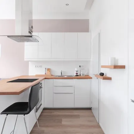 Days - One-bedroom With Courtyard View In Karlin Апартаменты *