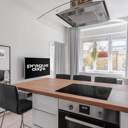 Days - One-bedroom With Courtyard View In Karlin Прага