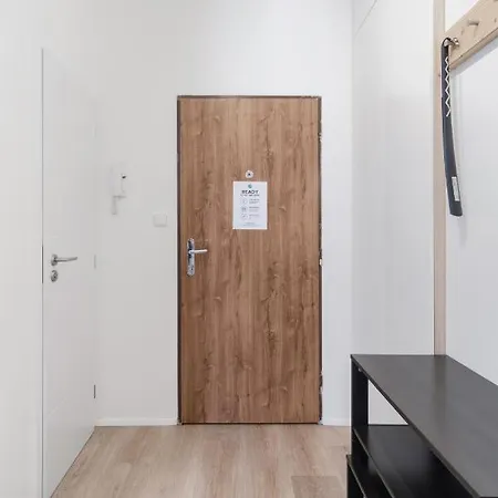 Days - One-bedroom With Courtyard View In Karlin Апартаменты