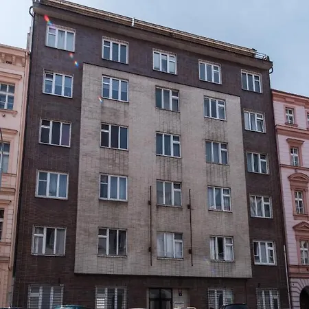 Days - One-bedroom With Courtyard View In Karlin *
