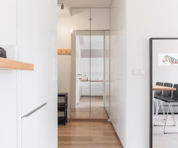 Days - One-bedroom With Courtyard View In Karlin * 프라하