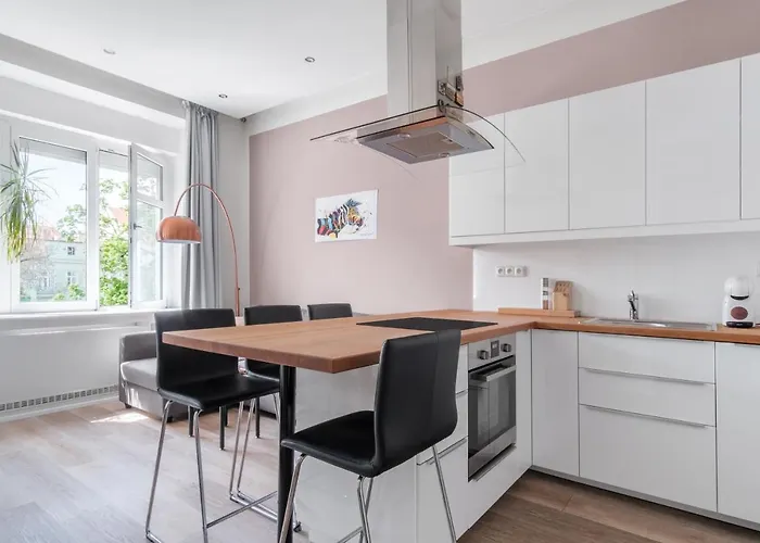 Days - One-bedroom With Courtyard View In Karlin